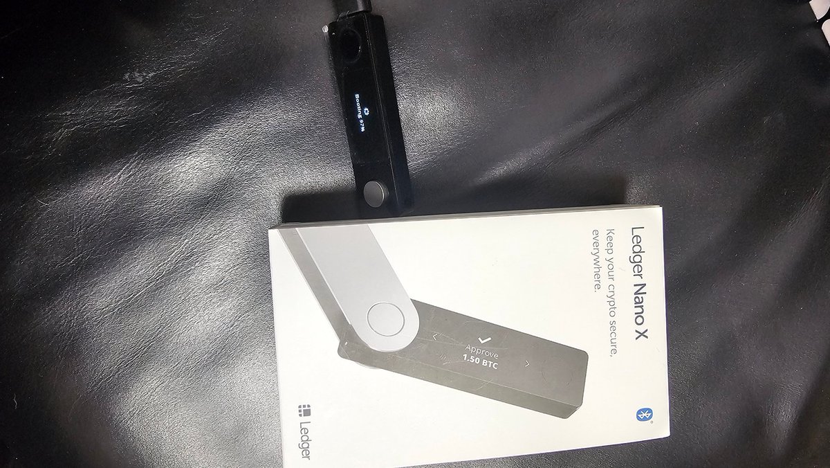 gamezrr's tweet photo. Horrible  experience  with LEDGER NANO X @Ledger  keeps asking for key seed bad enough  you have to type it in the Ledger  itself  and then it started booting this happend monday and right know its Thursday  its at 97%  markets are up i couldn't g trade at all have missed opportu https://t.co/Ct89vpOVbG
