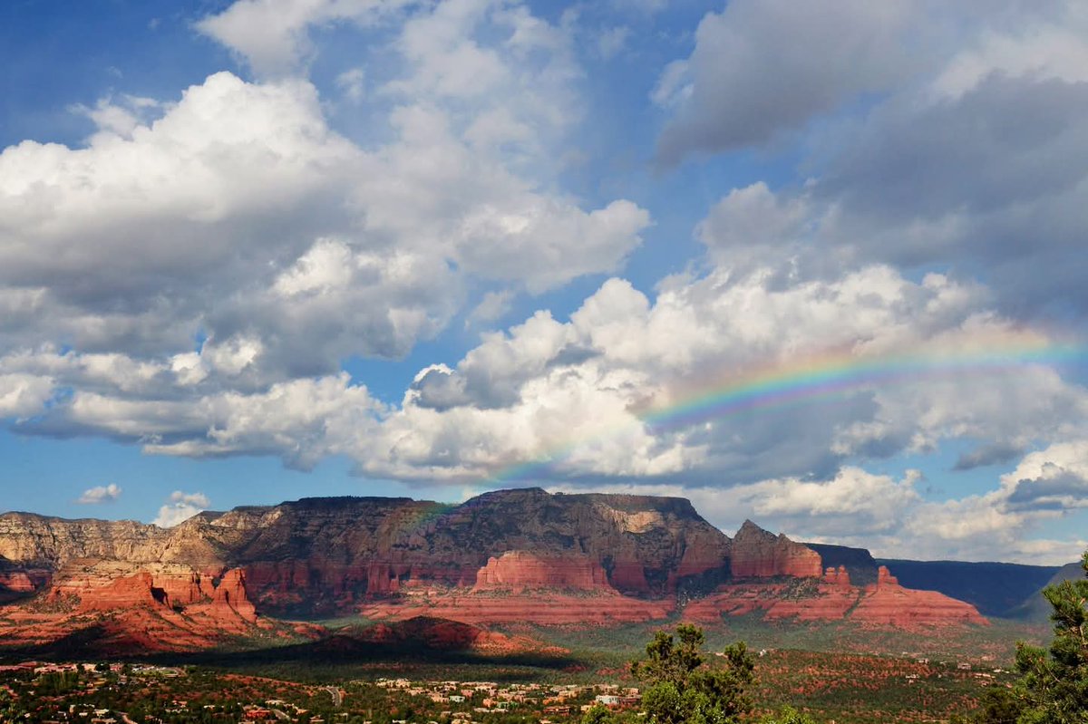 MindyH75's tweet photo. @jasonrowphoto #sedona #rainbow https://t.co/GhELiTMQnH