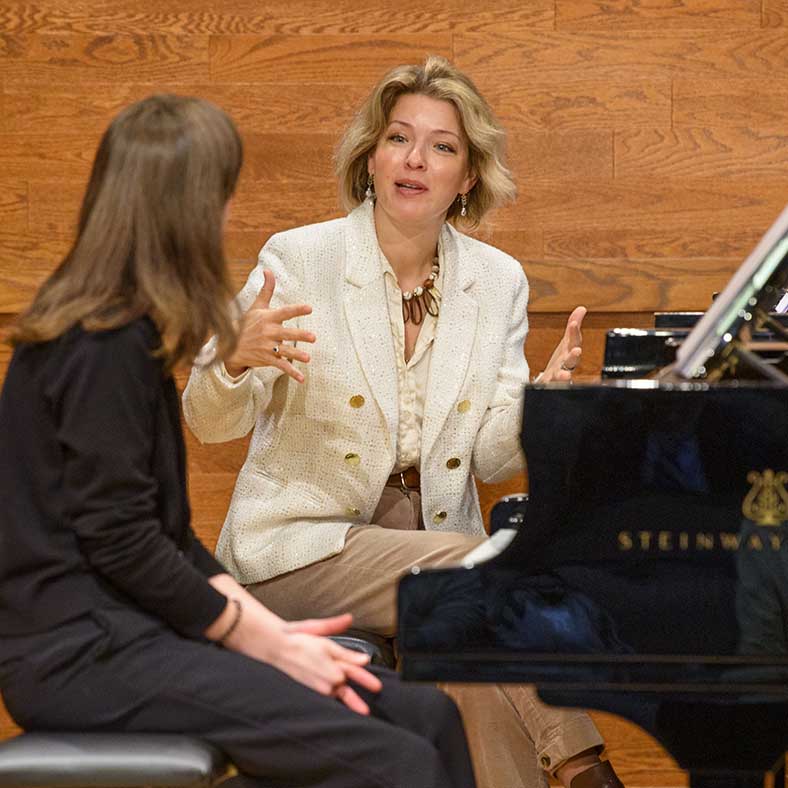 Nazareth School of Music hosts 250 student musicians for masterclasses with two world-class musicians — Maxim Vengerov and Polina Osetinskya.
www2.naz.edu/news/archive/2…