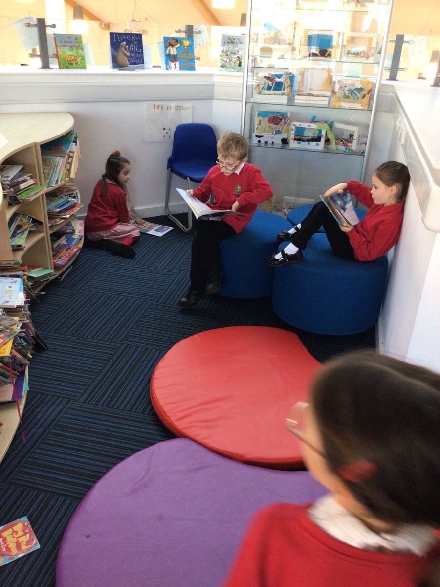 SchoolHillside1's tweet photo. P2SP visited the library today to choose a new book for enjoyment. #P2SP #library https://t.co/mb0jFsMSCS