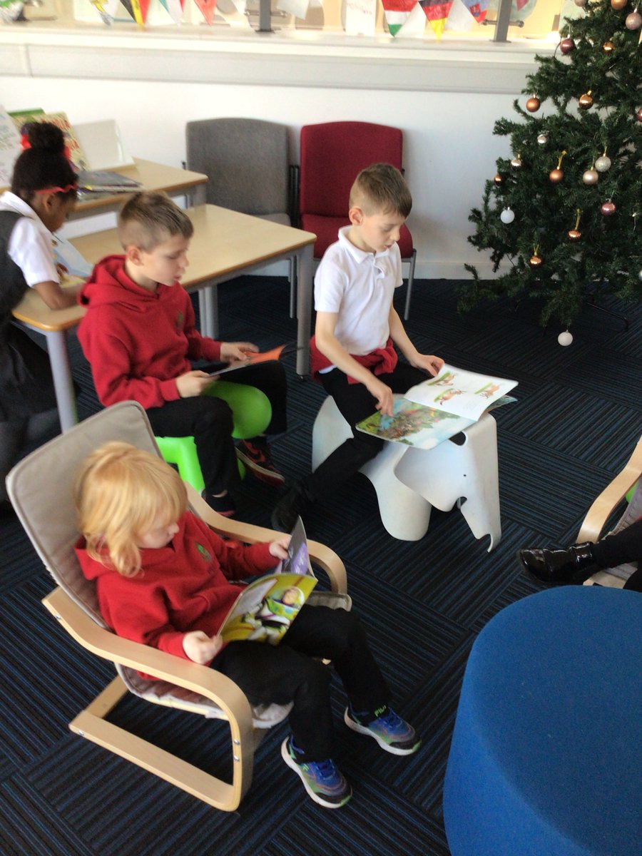 SchoolHillside1's tweet photo. P2SP visited the library today to choose a new book for enjoyment. #P2SP #library https://t.co/mb0jFsMSCS