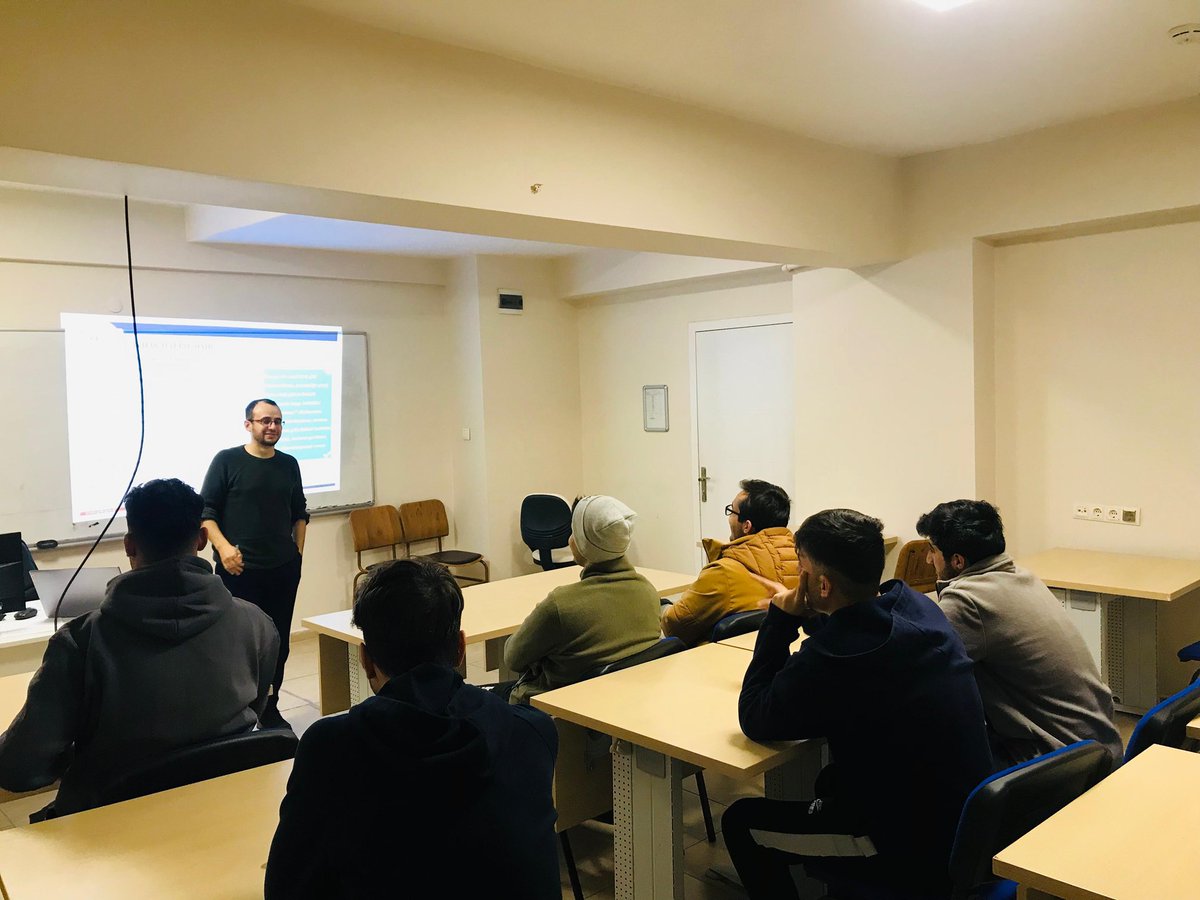 📍Aziziye Yurt Müdürlüğü

Psikoloğumuz Yunus Sucu’nun rehberliğinde “Kaygı Yönetimi Atölyesi” devam ediyor. Öğrencilerimize stresle başa çıkma yöntemleri ve kaygıyı etkili bir şekilde yönetme becerileri kazandırmayı amaçlayan bu atölye, yoğun ilgi görüyor.