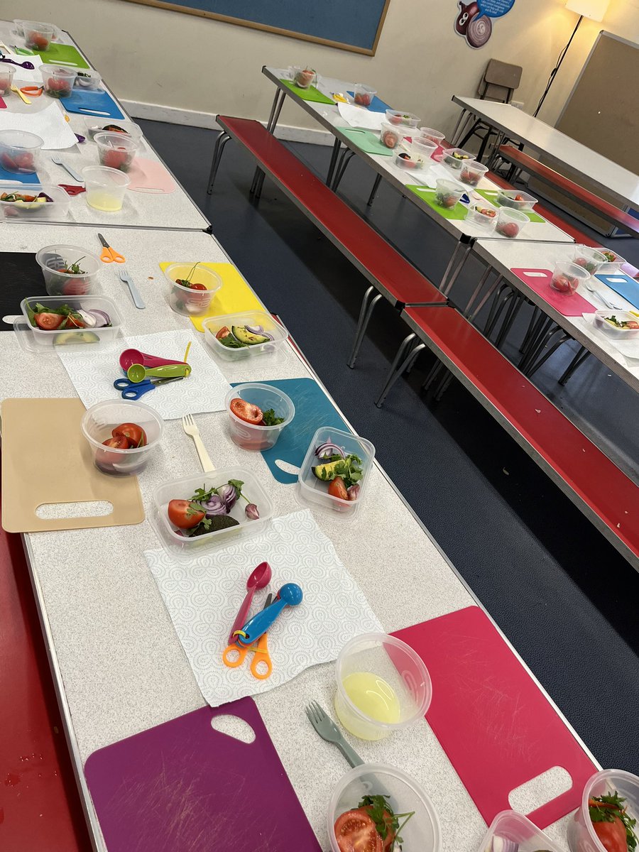 appleofmyeyepl's tweet photo. Amazing day @EastwayPrimary lots of fabulous cooking today with Years 3, 4 & 6. Have a go at their recipes at home. #EastwayChefs #DTFood&Nutrition https://t.co/PAMgK9P1IR