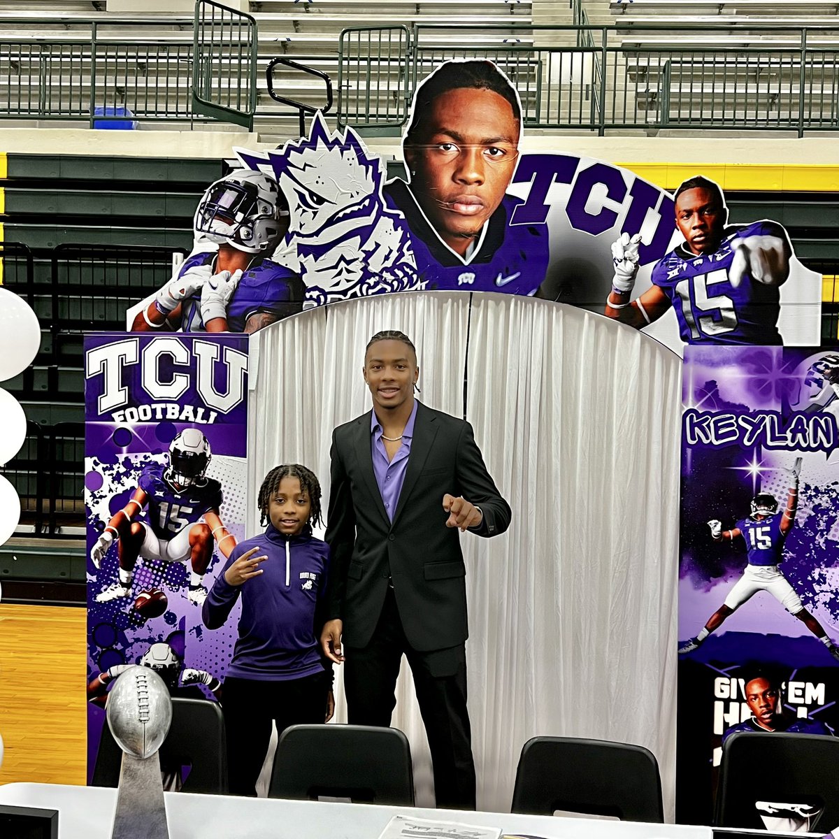 B_so_Glam's tweet photo. 💜🐸 https://t.co/Aoz9eUvUoY