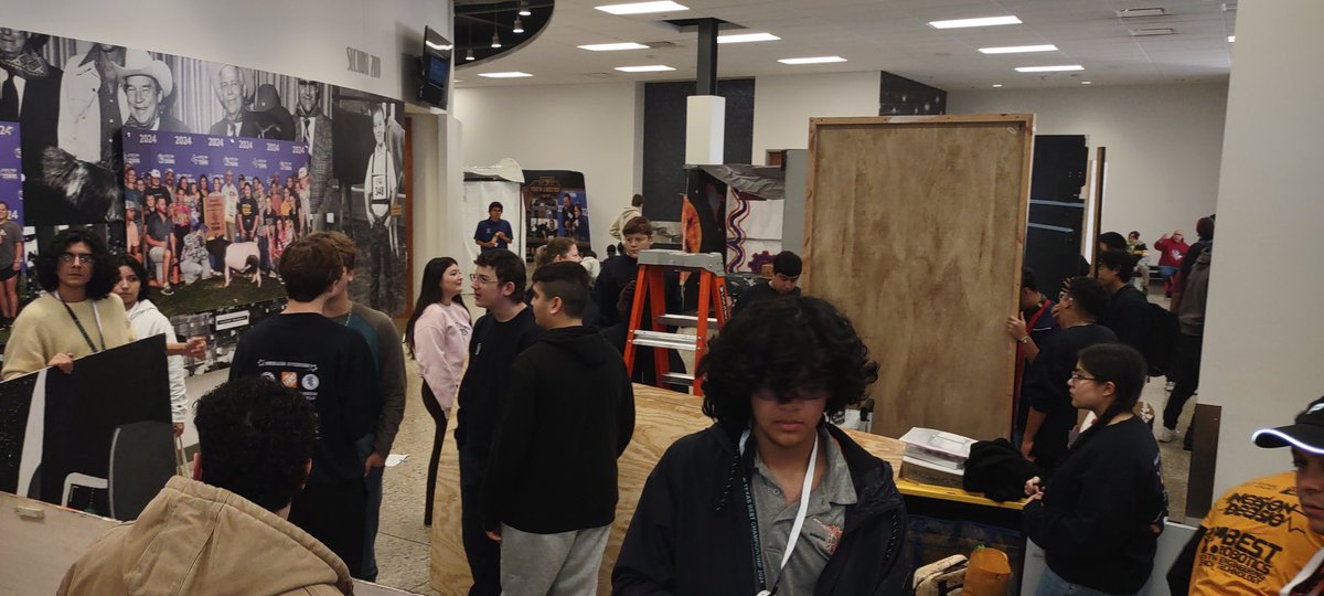 KHSBestRobotics's tweet image. UIL BEST Robotics State Championships Booth Setup Day #LowG @BESTTexRobotics @BESTRobotics