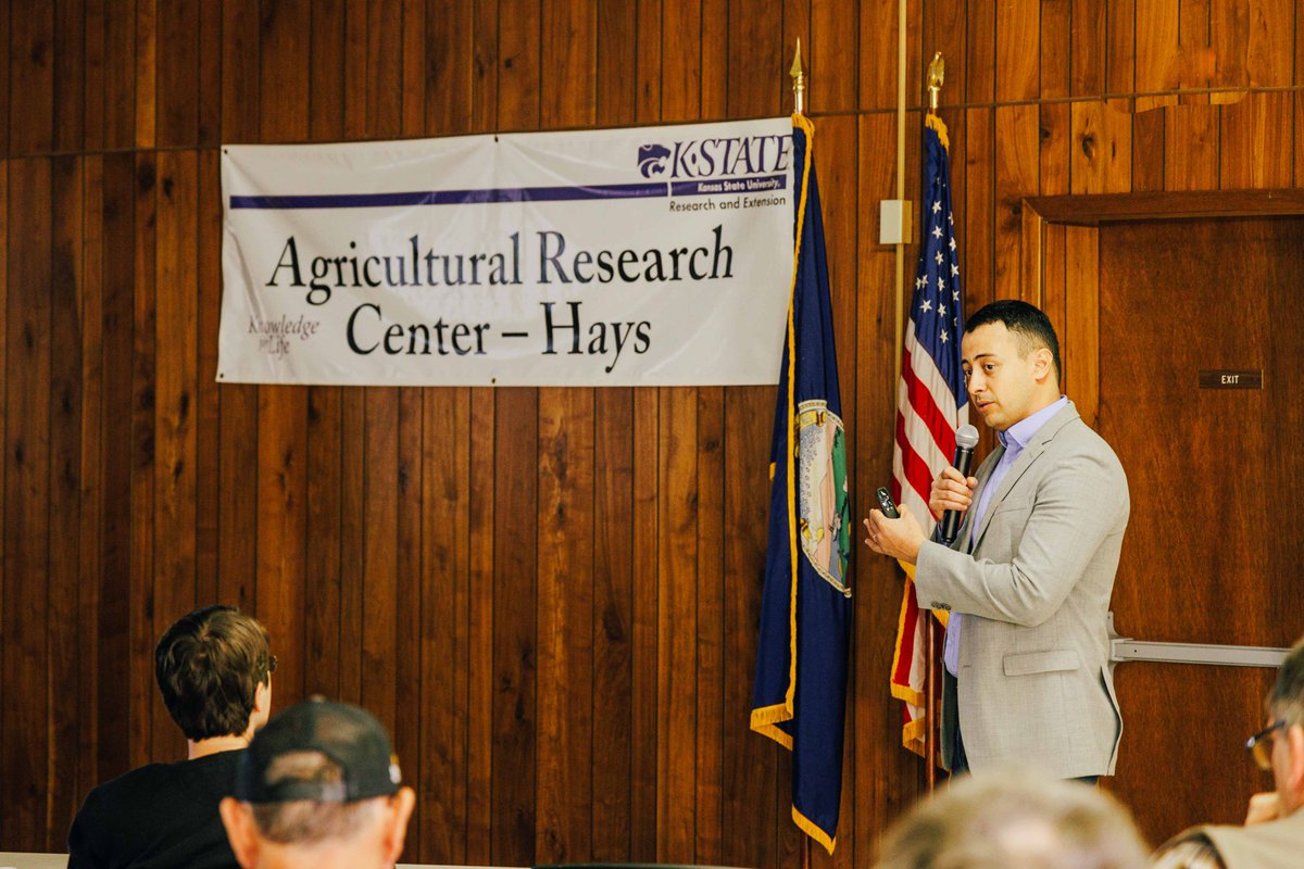WKREC (@kstatewkrec) on Twitter photo Next up at Sorghum Connection:
<a href="/rodrigobonofre/">Rodrigo Onofre</a>, KSRE plant pathology extension specialist. Rodrigo discusses strategies learned from stalk rot management trials and fungicide and cropping system studies. Learn more in the Kansas Sorghum Management Guide bookstore.ksre.ksu.edu/download/kansa… Next up at Sorghum Connection:
<a href="/rodrigobonofre/">Rodrigo Onofre</a>, KSRE plant pathology extension specialist. Rodrigo discusses strategies learned from stalk rot management trials and fungicide and cropping system studies. Learn more in the Kansas Sorghum Management Guide bookstore.ksre.ksu.edu/download/kansa…