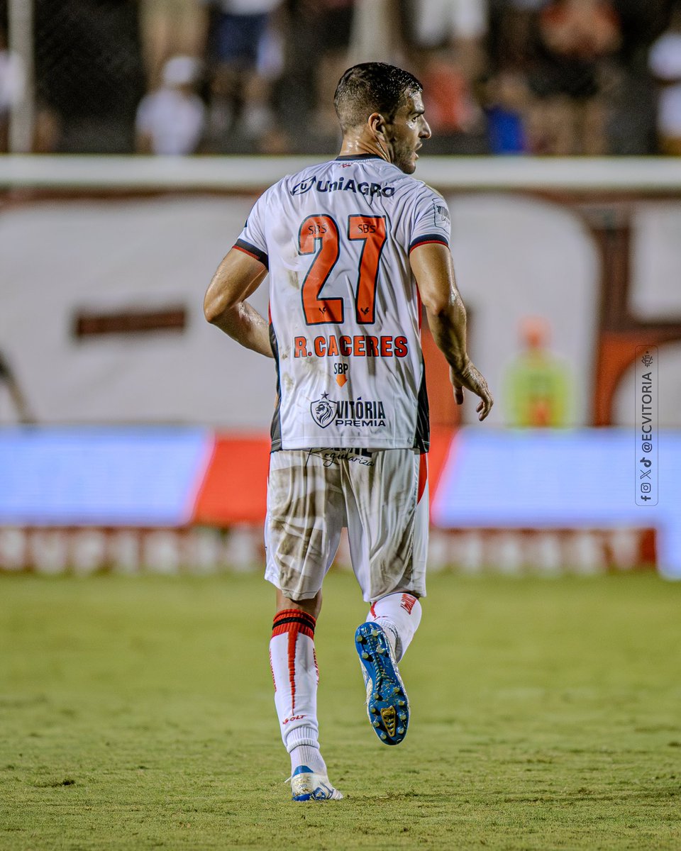 ECVitoria's tweet photo. ¡EL LADO RAÚL CÁCERES! ¡MAGIA! 🪄 🦁

📸: Victor Ferreira/ECVitória 

#PegaLeão #PorNossaHistória #Brasileirão2024 https://t.co/3JxzFflYjT