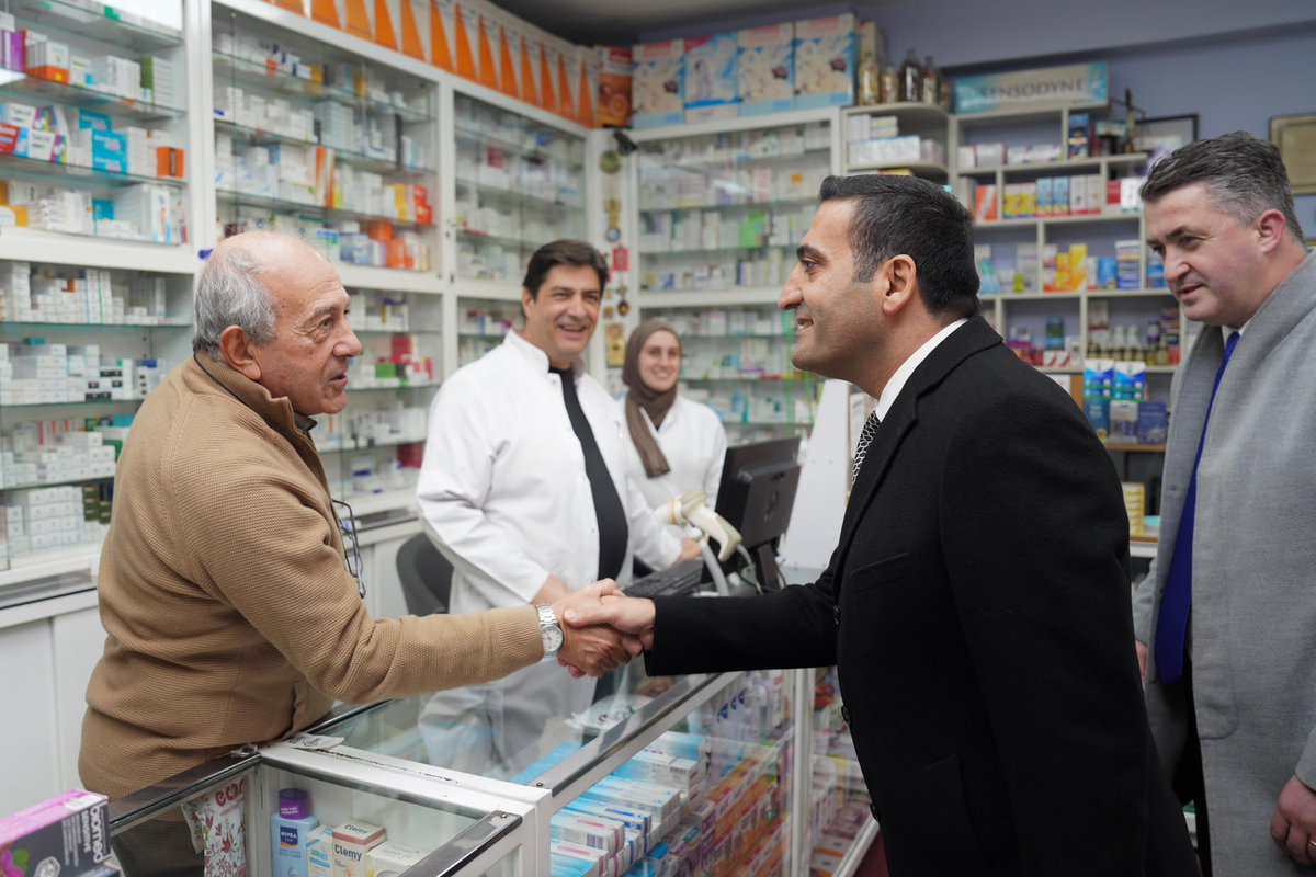 inanguney's tweet photo. Halıcıoğlu Mahalle Muhtarımız Bülent Akgün, başkan yardımcılarımız ve müdürlerimizle esnafımızı, büyüklerimizi ve çocuklarımızı dinledik. 

Beyoğlu’nda tüm komşularımız için canla başla çalışıyoruz.✨

#BaşkanSiziDinliyor https://t.co/ZOtoxM1ZJk