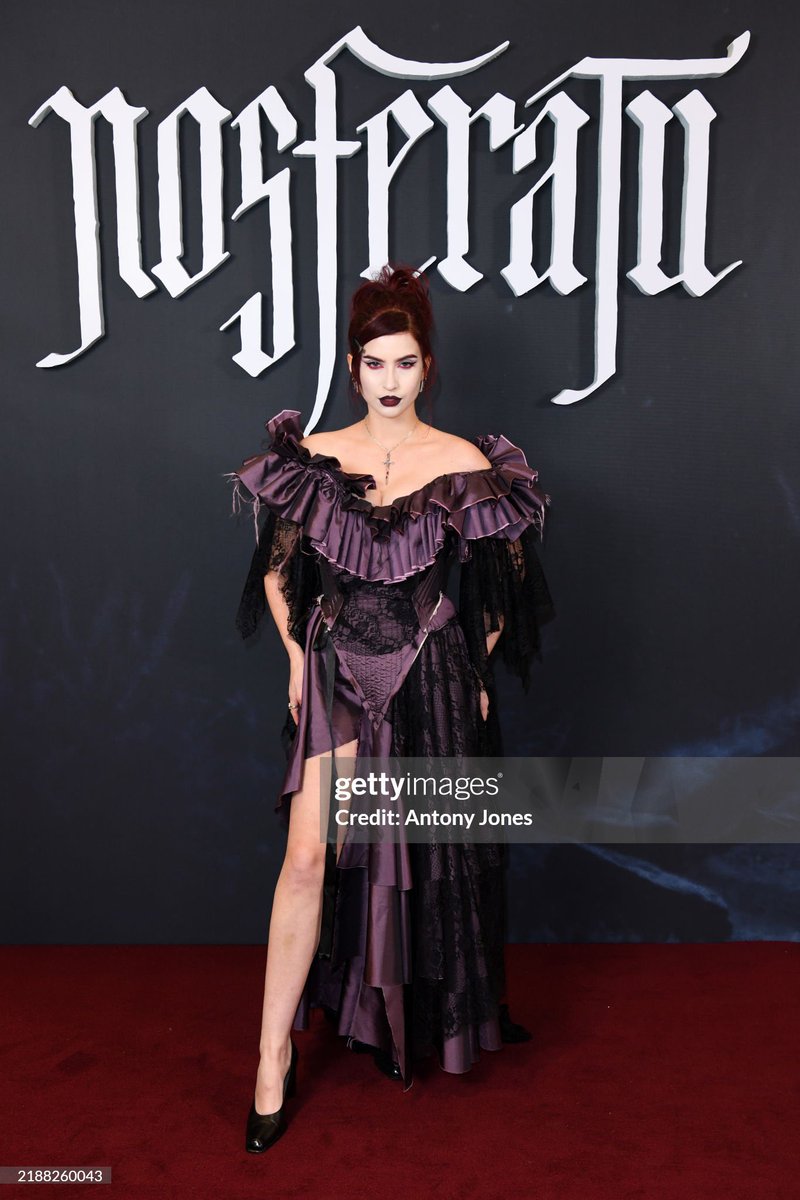 vampire dress of my dreams for the nosferatu premiere by brian de carvalho