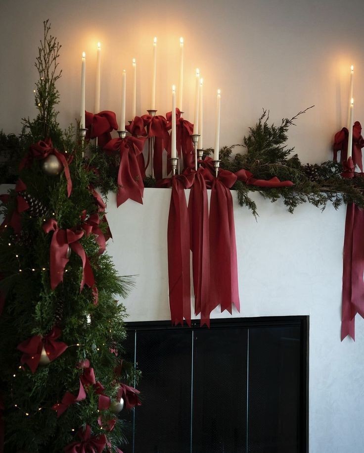 hanoonaltelbani's tweet image. ❄️ Hack 3: Red Accents Revival
Incorporate bold red through throw pillows, blankets, or even ribbons on your curtains. Pair with neutral tones for a chic look. 🪄

#ModernChristmas #RedIsIn