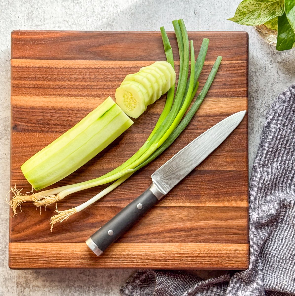 DeliciouslySavv's tweet photo. 🙌Prepare Your Meals Like A Chef With The John Boos & Co. Walnut Square Cutting Board! AD This Board Is The Must-Have #Gift For Any Foodies On Your Gift Giving List! @johnboosco #BOOSBLOCK #JohnBoos #2024SMGMHolidayGIftGuide🎁
Read My Review To Learn More
👉https://t.co/dinvmAdwHB