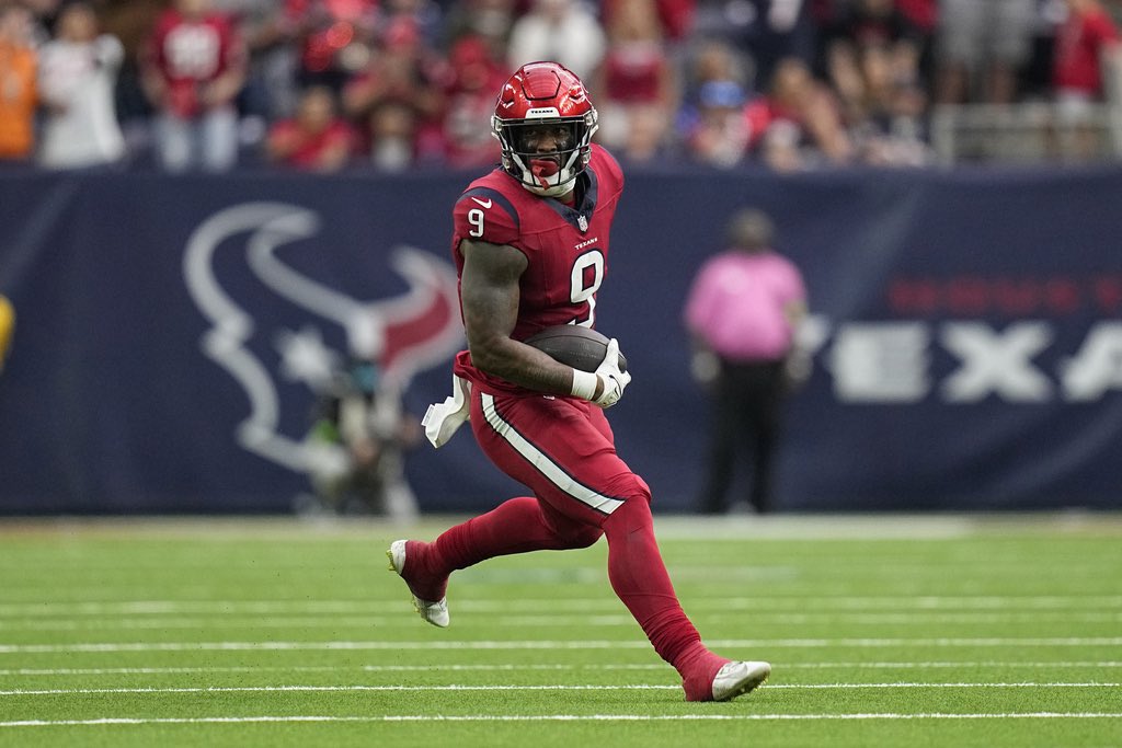 The #Texans have signed TE Brevin Jordan to a 1-year extension this morning, source said. 

Poised for a breakout season, he tore his ACL vs. the #Bears in Week 2, but Houston locks him up for 2025 despite the injury.