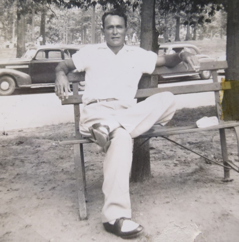 DeniseMurphy13's tweet photo. Johnnie starts to rebuild the life he and Lucile had before the war - Life After the War https://t.co/72bKK1aQr3 #familyhistory #WWII #johnnieloveslucile https://t.co/DxquuuIChQ