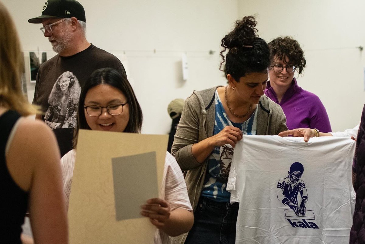 ellendlake's tweet photo. TODAY I’ll be with @kalainstitute at SF Book Bazaar; Saturday I’ll be at Kala for the Anniversary Reunion &amp; Annex Opening; Plus more Kala news ~ Gift of Art; Teen Studio, Afterschool Programs, &amp; Adult Classes: https://t.co/U68VPMuMBB https://t.co/dHcbrIOEGS