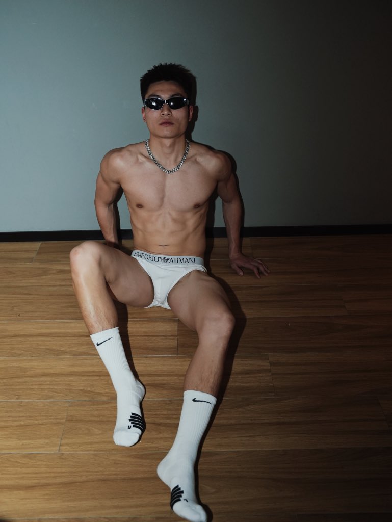 青春荷尔蒙
上海优质可约创作