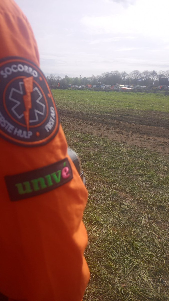 St_Socorro's tweet photo. It's international volunteers day
#InternationalVolunteerDay 

Het is internationale vrijwilligersdag! #internationalevrijwilligersdag

#Volunteers Thank you!
#Vrijwilligers bedankt!

#socorro #medical #hulpverlening #achterhoek #winterswijk #unive #volunteerambulance #firstaid https://t.co/uK9tynt0Pa