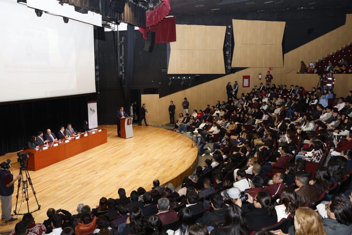 IPN_MX's tweet photo. 🏆Hoy premiamos a los alumnos destacados del nivel medio superior que lograron sobresalir en los #JuegosInterpolitécnicos, #ProyectoAula, #MejoresTesis, #Hackatón y otros concursos nacionales e internacionales. Su compromiso y tenacidad nos inspiran a todos. ¡Felicidades!
@dems_ipn