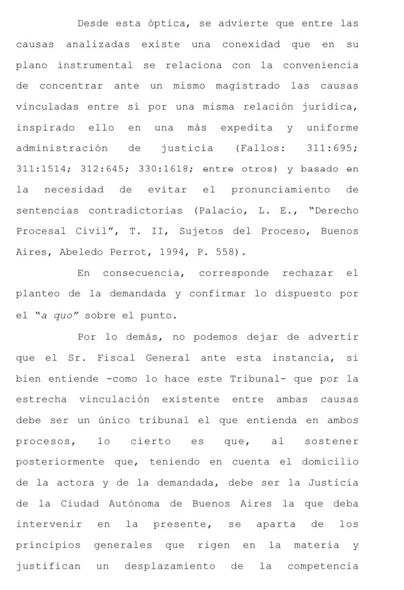 okdobleamarilla's tweet photo. 🚨#ALERTA | Contundente fallo judicial contra las SAD

📌La Sala I de la Cámara Federal de San Martín confirmó la cautelar de AFA que invalida los artículos del DNU que permiten el ingreso de las Sociedades Anónimas en el fútbol argentino, según la resolución a la que accedió @okdobleamarilla.

📌Además, rechazó el pedido impulsado por el Gobierno Nacional para que la causa cambie de jurisdicción.