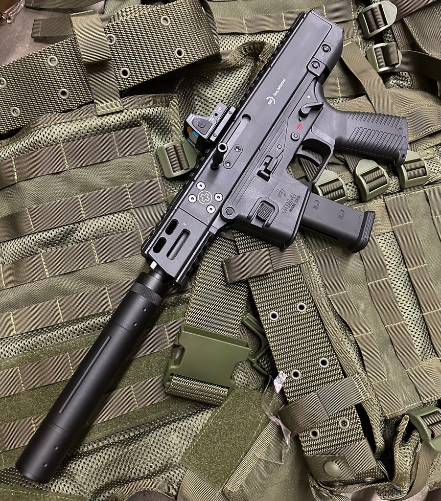 AirsoftStation's tweet photo. Licensed B&amp;T gas blowback goodness #licensed #rmr #suppressor #bt #9 #9mm #6mm #airsoft #airsoftstation #shorty #pdw #mrdo #milsim #backup #ohsnap #cod #larperator #airsoftworldwide #pewpew #sendit #swiss #shhh #custom #accessorize #iykyk #gbb #gasblowback #auto #dubs #widdle https://t.co/TihoGmWnhw