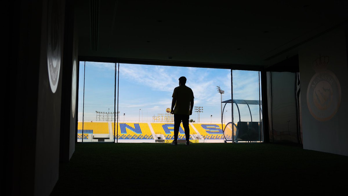 AlnassrEsports's tweet photo. Different training grounds, same dedication 🟡🔵

@mkersofficial 
#AlNassrEsports https://t.co/8MCguUE7pJ