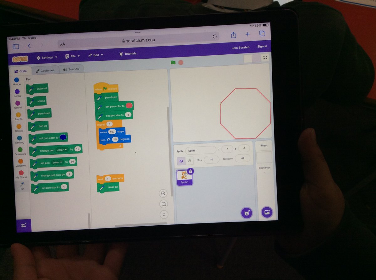 firsprimarysale's tweet image. #Y4Rowan combined their knowledge of shapes with their Scratch skills this afternoon. Using the Pen tool &amp;amp; Repeat blocks, they drew squares, triangles, pentagons and even some intricate patterns 🖌️💡
#FirsComputing