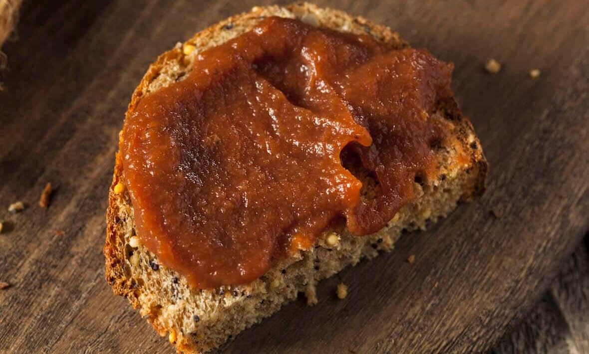 PepperScale's tweet image. Wake up with a kick! Try spicy apple butter on crusty bread for a sweet and spicy breakfast treat. So versatile and delicious! 🍏🌶️ 
👇👇👇
pepperscale.com/spicy-apple-bu…

#SpicyRecipes #Recipes #AppleRecipes