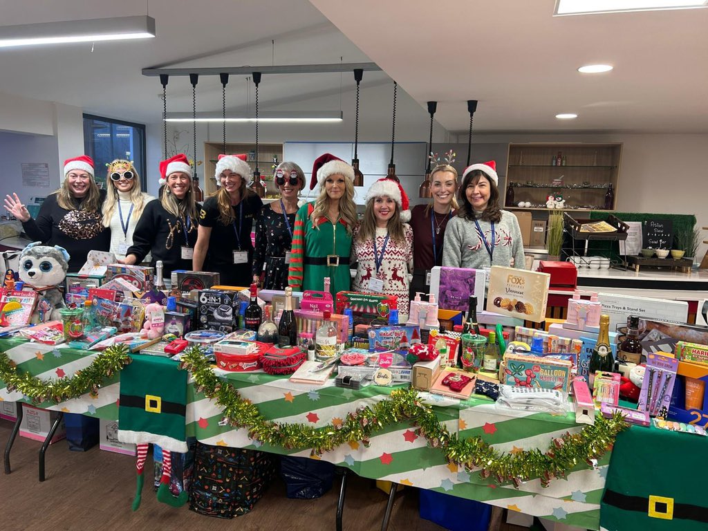 BromsPrep's tweet photo. Excitement is building at the Prep PA Christmas event in the dining hall this afternoon. Please do pop by - there's games, prizes and mince pies until 5.30pm.
#BromsPA #BromsPrepPA #ChristmasAtBromsgrove https://t.co/1AtbZHIlEz