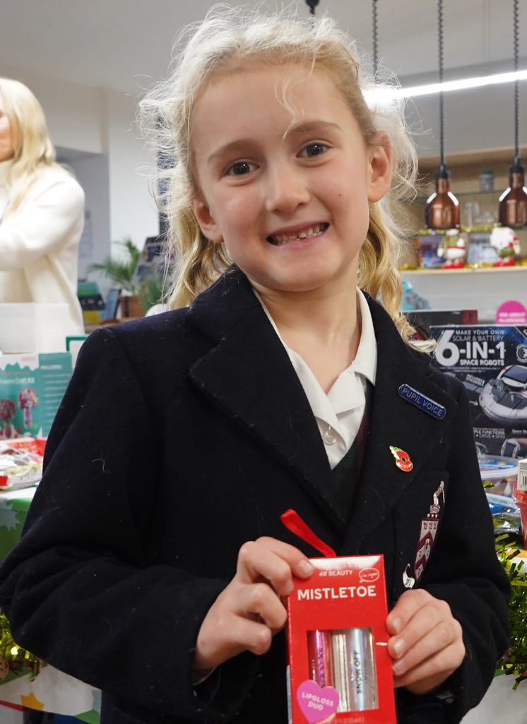 BromsPrep's tweet photo. Excitement is building at the Prep PA Christmas event in the dining hall this afternoon. Please do pop by - there's games, prizes and mince pies until 5.30pm.
#BromsPA #BromsPrepPA #ChristmasAtBromsgrove https://t.co/1AtbZHIlEz