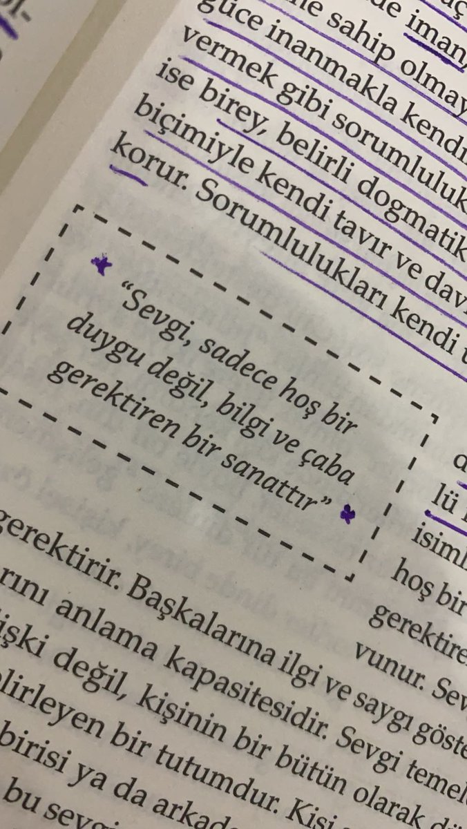 esradikmen_'s tweet photo. Sevgiyi davranışlara yön veren en güçlü motivasyon kaynağı olarak ifade eden Erich Fromm’un, Sevme Sanatı adlı kitabından.💐 https://t.co/4AhCVfh3eK