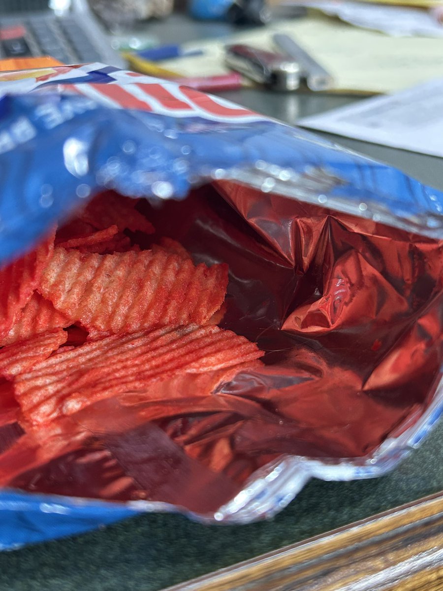 Tryon_2LiveLife's tweet photo. @Fritolay just opened a bag of chips and there was hair in it???? https://t.co/5m16ZEllGe
