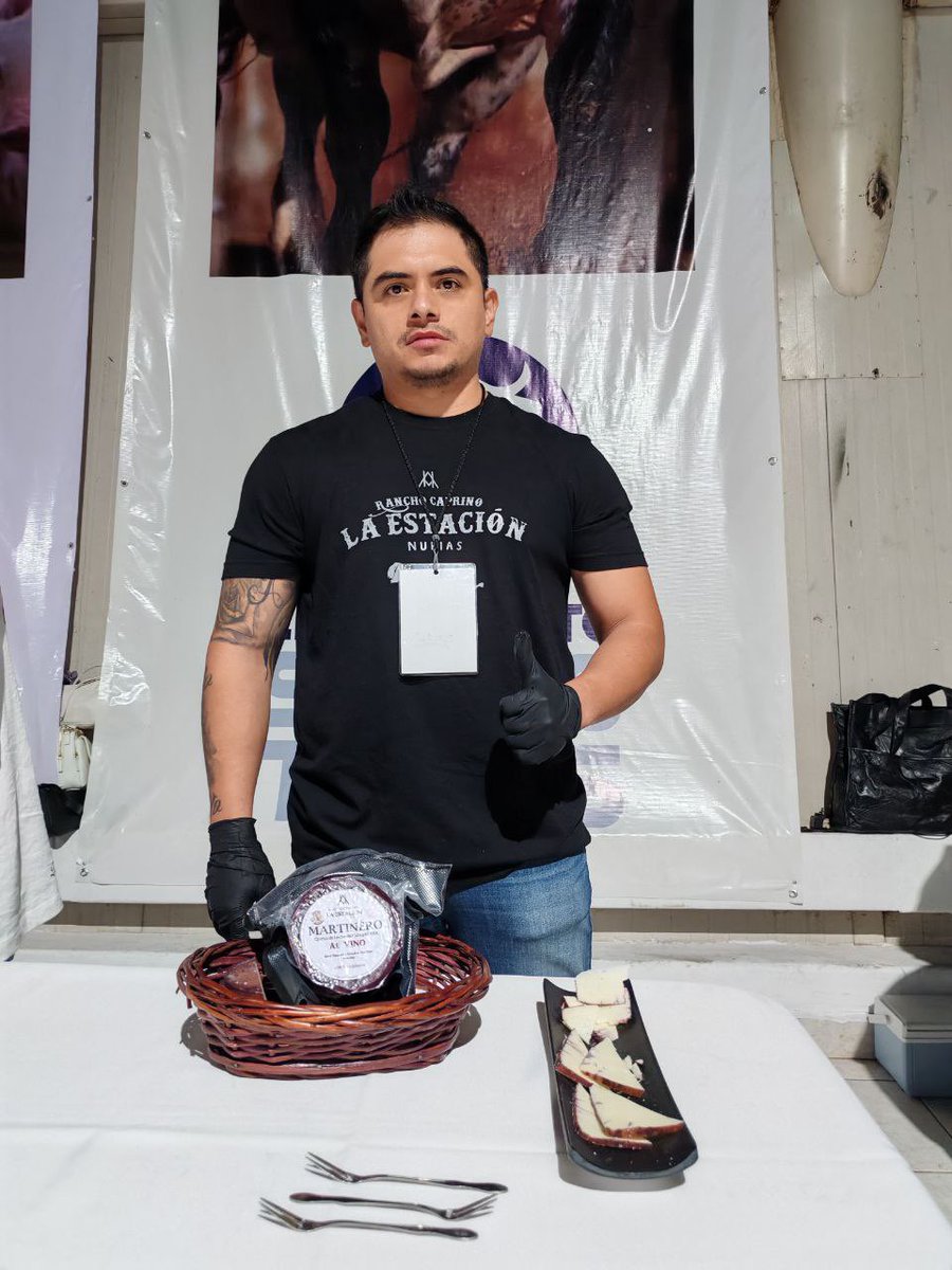 SedeaQro's tweet photo. En el marco de la #FIGQ, se realizó el primer concurso de quesos para productores y transformadores Querétaro 2024, organizado por la Asociación de Caprinocultores del Estado. 🐑
¡Felicidades a todos los participantes y ganadores! #eligelocal #DelCampoATuMesa https://t.co/xsVm3RHJaM