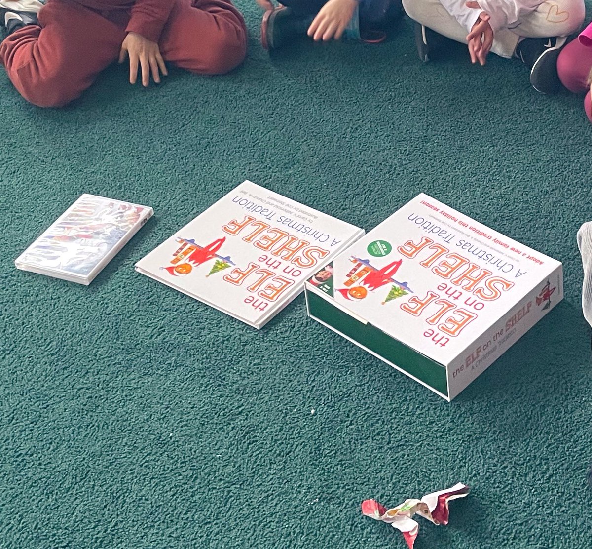 Our elf: BUBBLE GUM!🫧💓