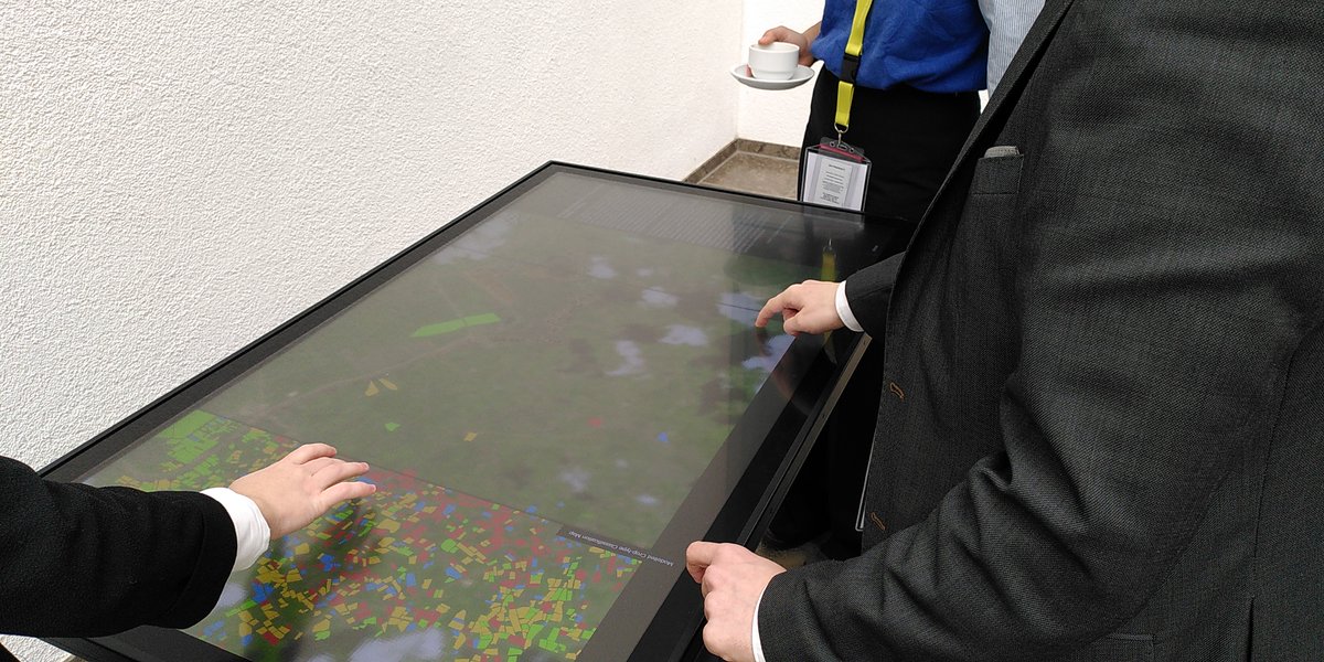 We are excited to share our first crop-type maps for Siaya, #Kenya, at  <a href="/DLR/">dlr</a>'s touch table during the World Space Forum in Bonn. The Map is  based on #EnMAP imagery &amp; data from Kenyan smallholder farmers,  collected by <a href="/AgriBORA/">Team AgriBora</a>. Expanding to western Kenya soon!