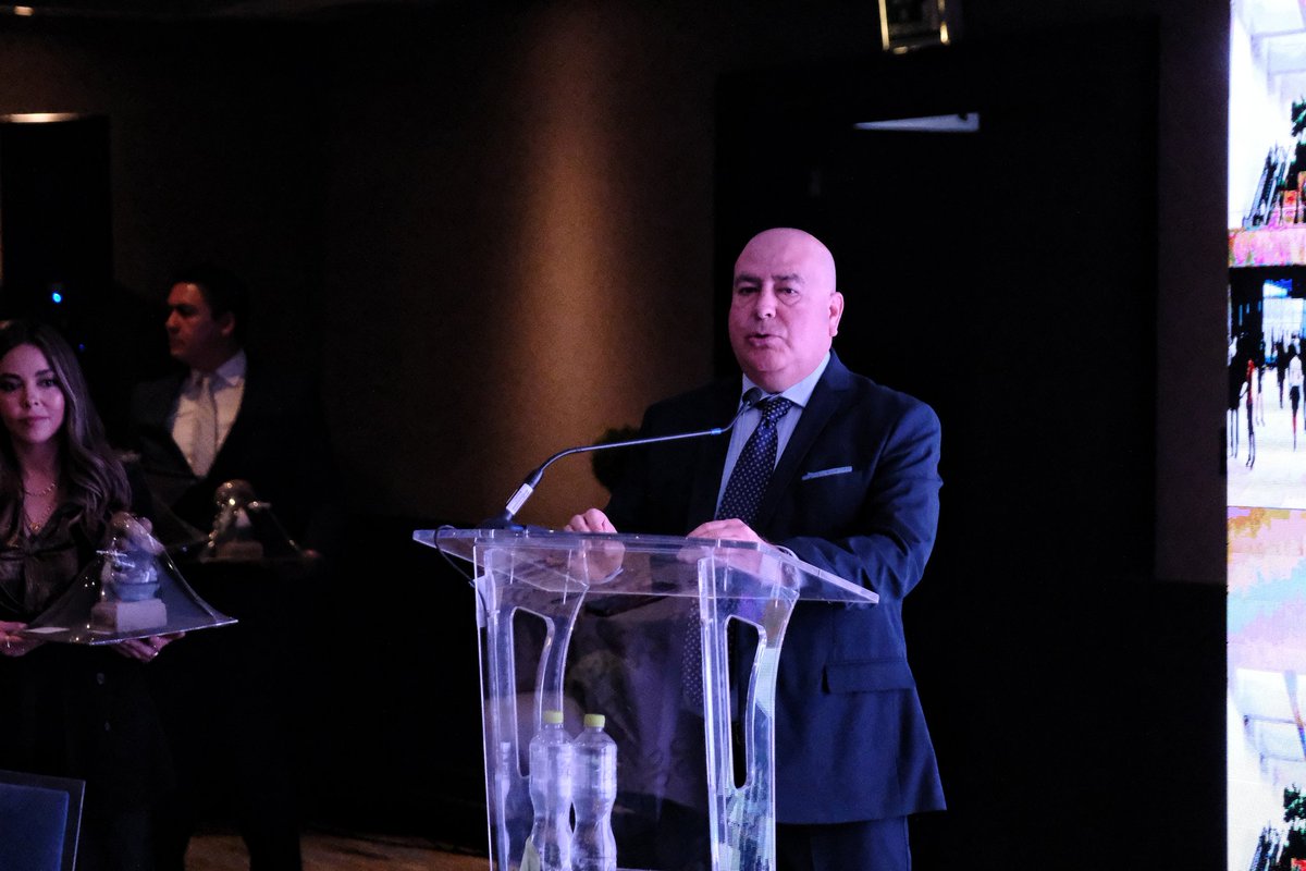 El crecimiento que #Jalisco tuvo en el sexenio fue resultado de unir esfuerzos y voluntades. Un aliado crucial para lograrlo fue <a href="/aeropuertosGAP/">Grupo Aeroportuario del Pacífico</a>, con quienes trabajamos en unidad y gran colaboración para que este sea hoy, uno de los más importantes del país.

Obras como la