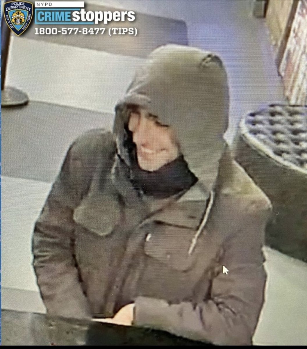 shipwreckshow's tweet photo. We now have an UNMASKED photo of the person who shot Brian Thompson..... 🤔 https://t.co/PBjaIrTuNL