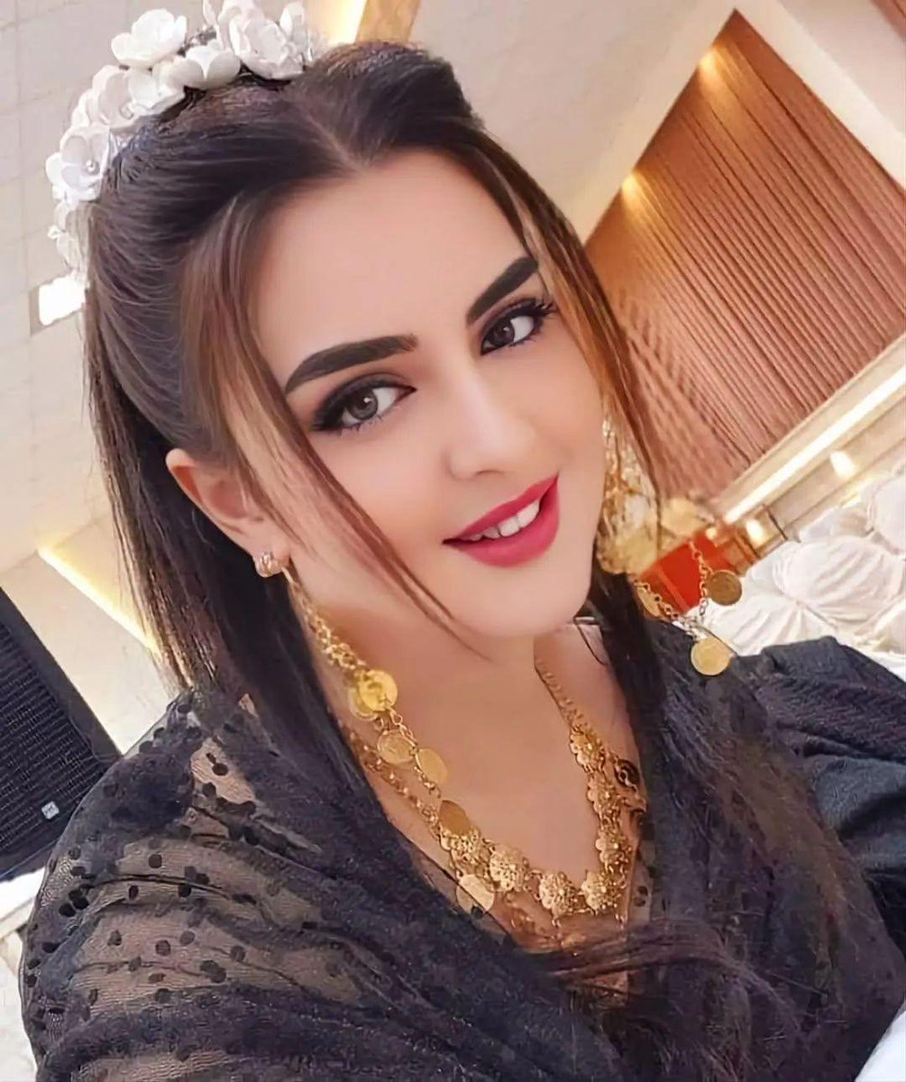 من جهة اتصالك 👤.... 
&amp;
أرسلت إليك الشيخة مهرة طلب صداقه على انستقرام 👤
تاكيد//الغاء
متصل الآن 🟢