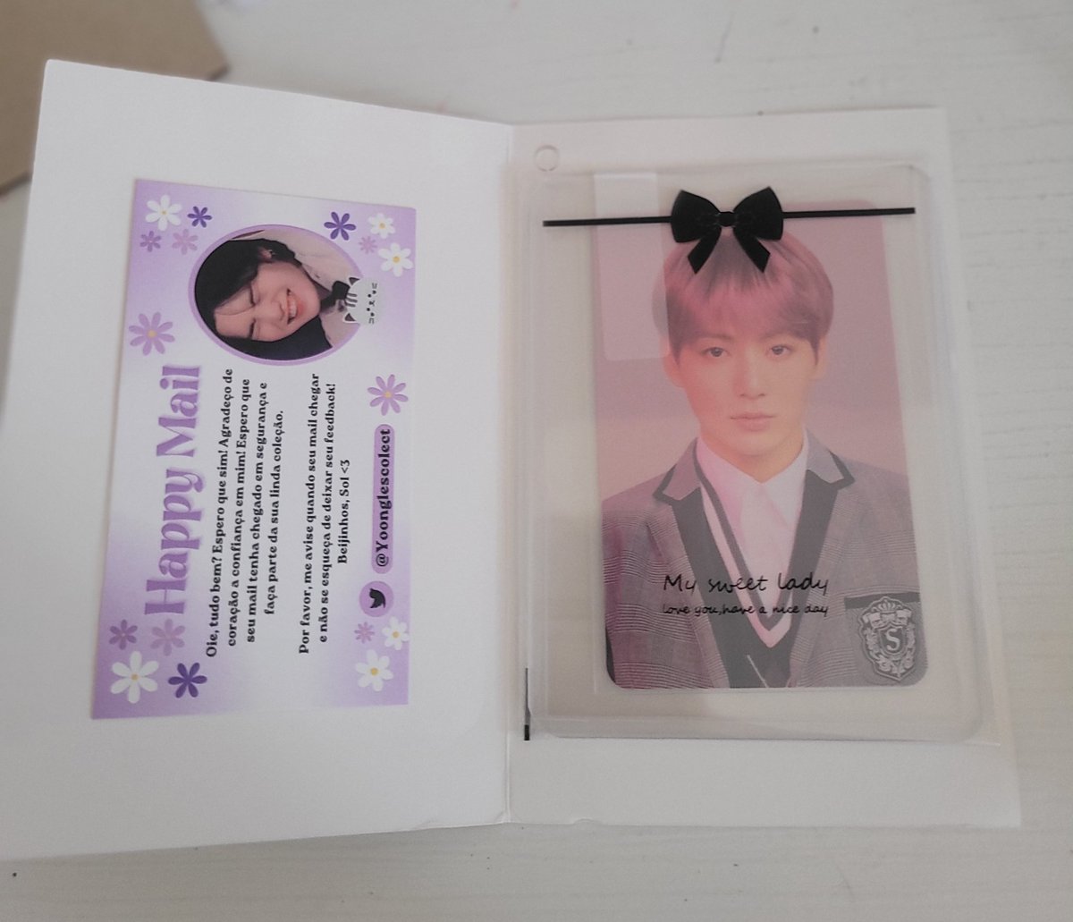 koobasky's tweet photo. feedback mais q positivo para @yoonglescolect que simplesmente me vendeu a minha maior prio da coleção do jk 😭😭😭
veio bem embaladinho, cheio e mimos e ele sempre foi muito solícito durante a ceg, nos atualizando com frequência e tirando as dúvidas. obrigada! 💗 https://t.co/D9S94z1zcQ