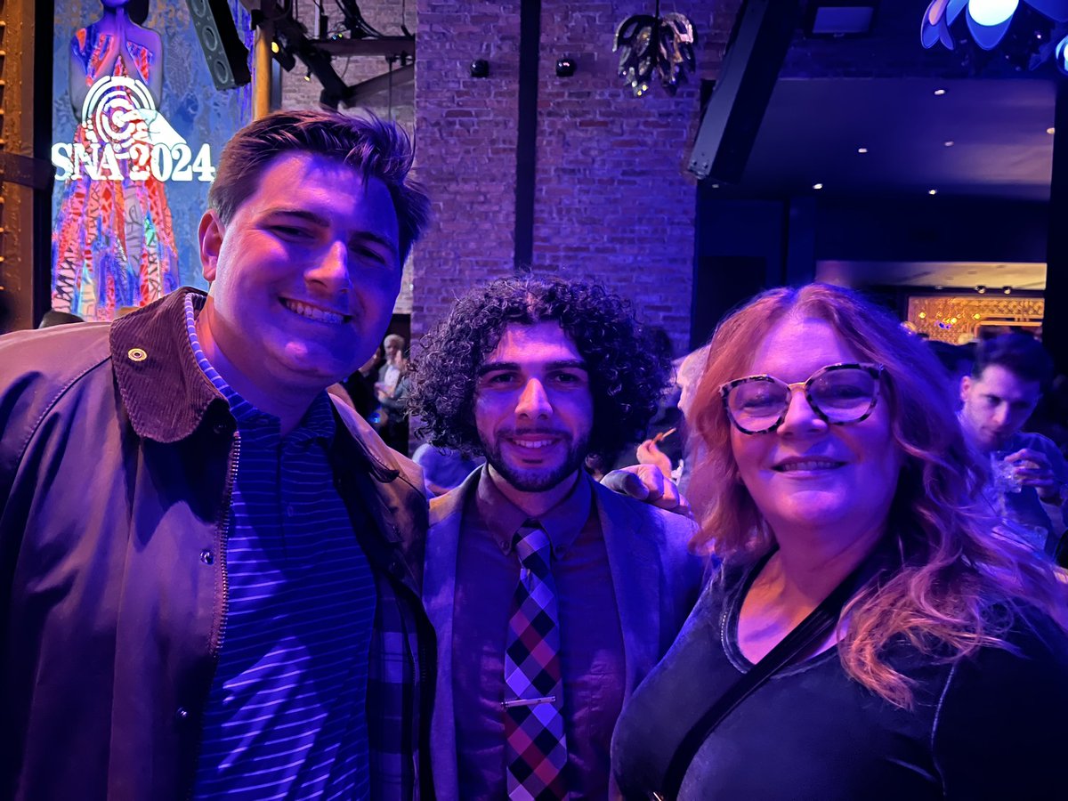 CandaceClaudio's tweet photo. Our outstanding UMMC medical students celebrating after presenting #RSNA2024 https://t.co/eWMTQeeXsm