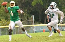 deshaun_catron's tweet image. After a great conversation with @Coach_VellMeeks I am blessed to receive an offer from Kentucky state.🟢🟡 

@Metcalf79 @CoachJWalden @CoachBHailey @JUCOFFrenzy @JuCoFootballACE @MSJUCOREPORT