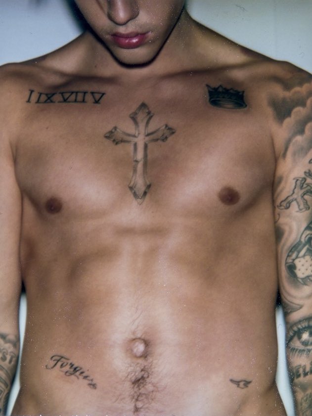 ended_everyone's tweet photo. JUSTIN BIEBER https://t.co/5HtHASC60M