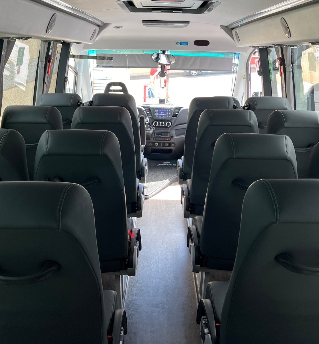 transhierro's tweet photo. 🚍 La seguridad y tranquilidad son nuestra prioridad

En TransHierro, queremos que disfrutes al máximo de tus celebraciones sin preocuparte por los desplazamientos, para que lo único que tengas que hacer sea disfrutar.

Te contamos más https://t.co/TH2otOOPn9

#TransHierroConecta https://t.co/LL7hPO0Fo9
