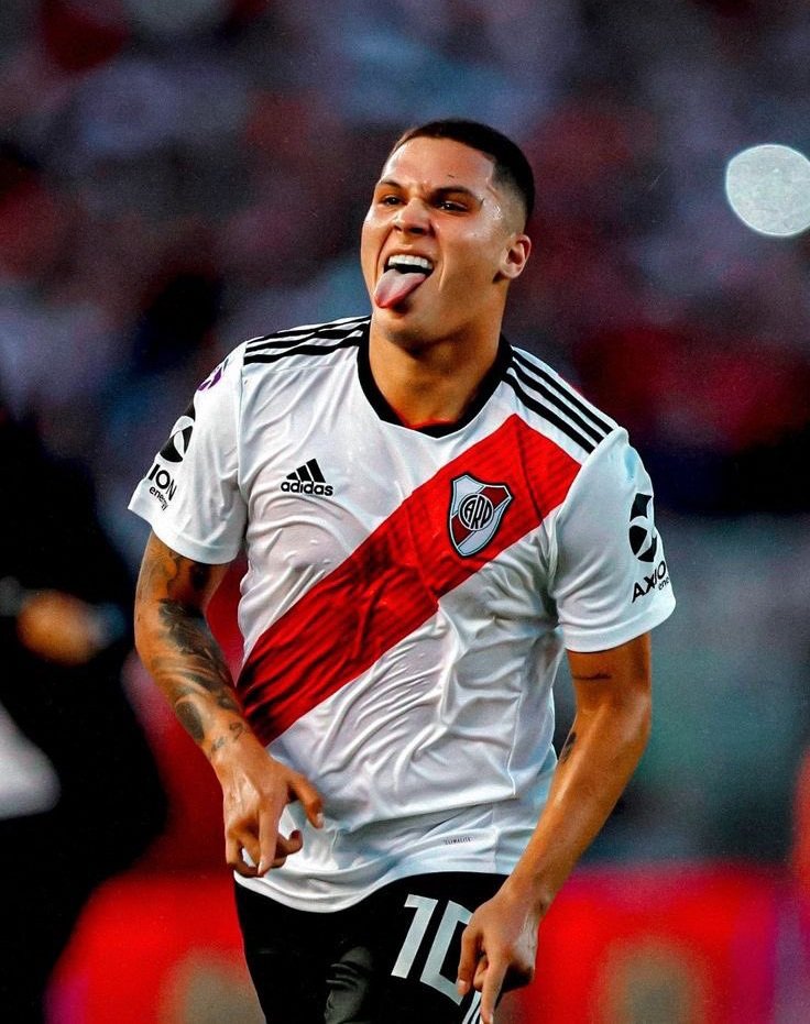 maxpugliese92's tweet photo. 🚨💣 JUANFER QUINTERO JUGARÁ EN #RIVER A PARTIR DE ENERO.

ℹ️ de @maxigrillo en @TNTSportsAR https://t.co/hEloHDWMpm