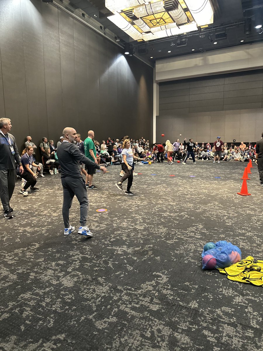 PeDartmouth's tweet photo. @IamBranum Our @RichardsonISD PE Lead Tram just presented in front of 300+ #PE teachers around #Texas at the @TexAHPERD PE conference in Galveston!  Making #RISDproud #RISDbetheone https://t.co/xTn4LttoOx