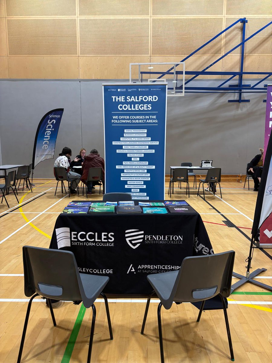 The team are out all across GM tonight!  📍🐝

Thanks to <a href="/_ICAcademy1/">Irlam & Cadishead Academy</a> <a href="/BroadoakSch/">Broadoak</a> <a href="/OasisMediaCity/">Oasis Academy MediaCityUK</a> <a href="/HarperGreen/">Harper Green School</a> &amp; <a href="/AcademyLowry/">The Lowry Academy</a> for inviting us in for parents evenings! ✅