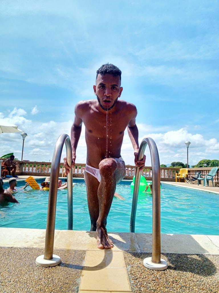 Edwinap03's tweet photo. 😈 🔥 Son 22cm pa ti solsemana relax🌊☀️🏖️🩳🏝️Gracias a  mis queridos amigos de @iam_formen , lucir los más espectaculares trajes de baño que me he colocado #caracas  #ventadecontenido #DaleRt 🔄 #Venezuela #ViralVideos #viral @Cruising_brown @EncuentroGayMty #rtgayvenezuela https://t.co/T5FZmdromT