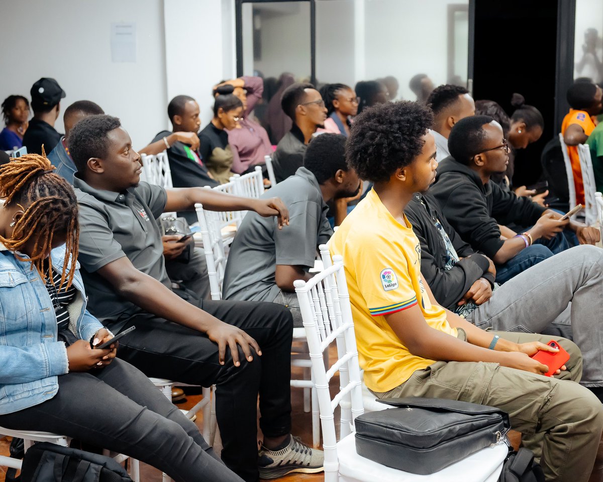 plpcommunity's tweet image. 🇰🇪

Top shots from the top project pitches at #PowerHacks2024 Kenya!

The solutions were nothing short of impressive... 🔥 We’re excited to announce the winner tomorrow during the #PLPClassof2024 graduation ceremony. 🎓

Stay tuned for the winners! 

#1MillionDevs4Africa