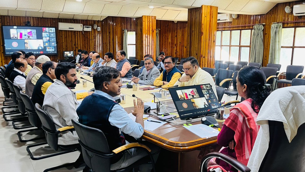 UPCane's tweet photo. प्रमुख सचिव, चीनी उद्योग एवं गन्‍ना विकास विभाग की अध्यक्षता में आज दिनांक 05-12-2024 को गन्ना किसान संस्थान, लखनऊ के सभाकक्ष में वर्चुअल विभागीय समीक्षा बैठक आयोजित की गई ।
#WeeklyMeeting#smartgannakishan
@CMOfficeUP 
@UPGovt 
@InfoDeptUP 
@UPCane https://t.co/FHOpMlxbl0