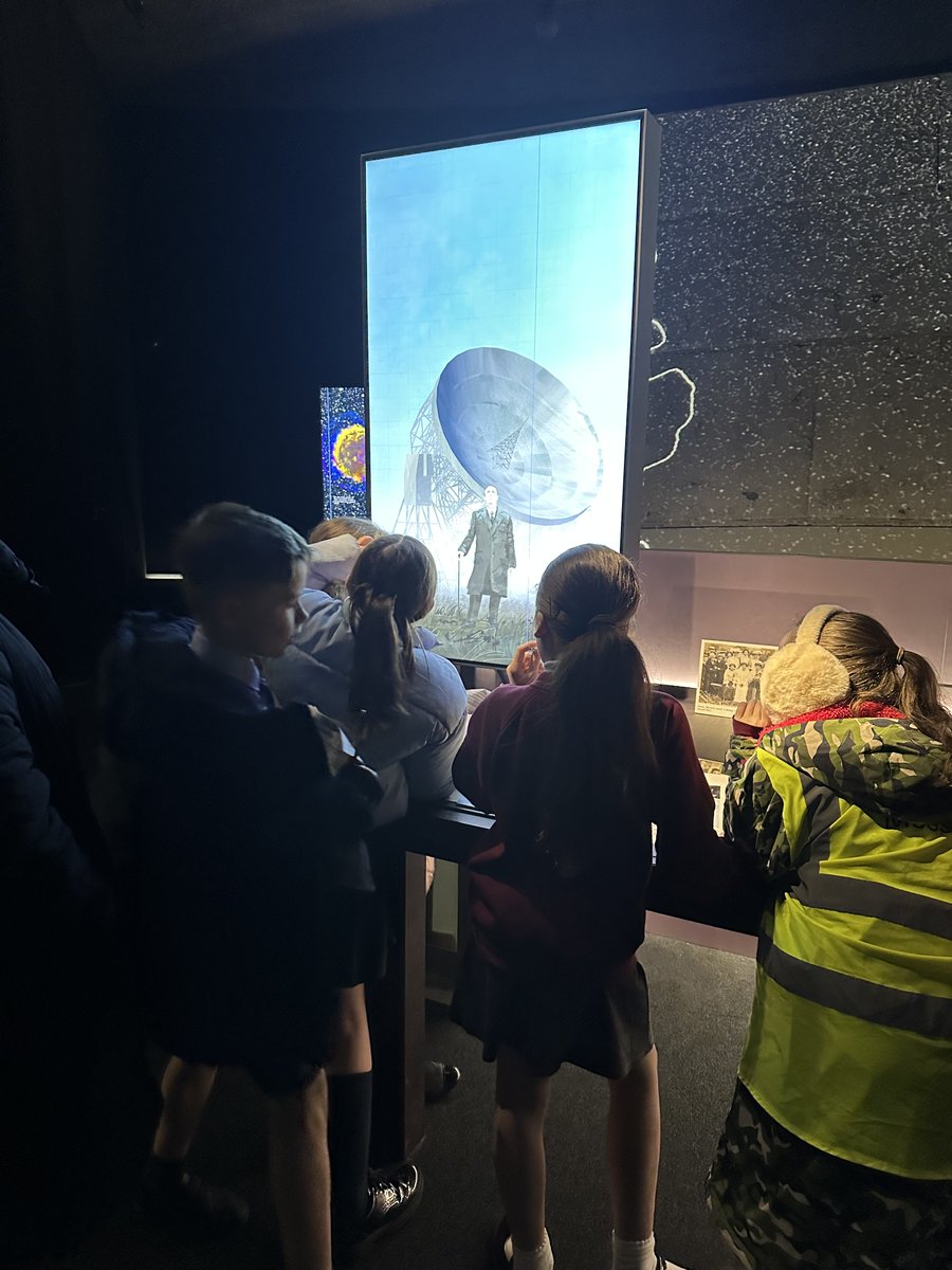 StVincentsPr's tweet photo. Year 5 had a fantastic day visiting Jodrell Bank. We had a great time learning about the Lovell Telescope, which is one of the largest radio telescopes in the world. We also enjoyed learning more about space, stars and planets in the Space Dome. #passionateaboutlearning #stem https://t.co/1IL5lP4WBs