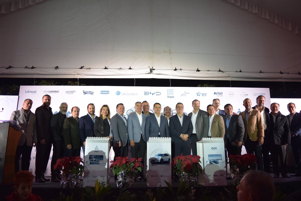 CANACOPUEBLA1's tweet image. 📸Compartimos grandes momentos en nuestra gran Comida de Fin de Año 2024 @CCEPuebla y @FEPPuebla_. Un evento lleno de alegría, unión y emociones, donde celebramos no solo los logros del año, sino también la fuerza de nuestra la gran comunidad empresarial de #Puebla