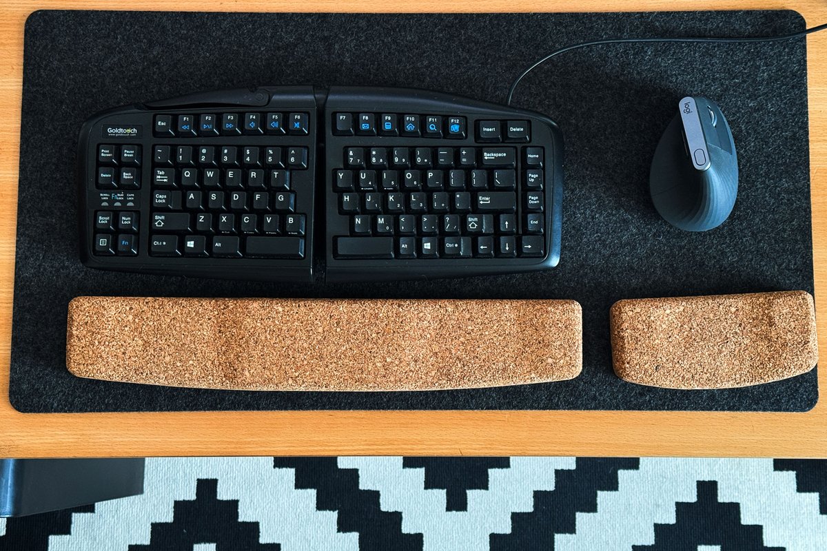 brytagcreative's tweet photo. Mechanical keyboard users out there...I made a natural cork wrist rest that I am really liking. Anyone else interested?
https://t.co/eanNC33Sjh https://t.co/SUIA5p2skd